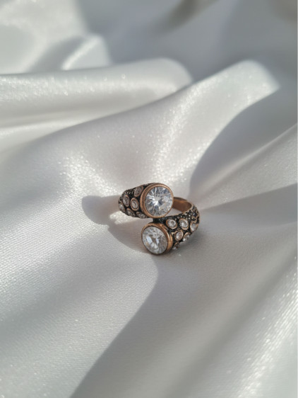 BEYAZ TAŞLI OTANTİK AYARLANABİLİR YÜZÜK