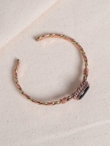 Onix Taşlı Rose&Gold Kollu Bakır Bilezik