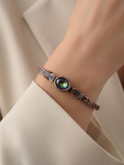 Mistik Topaz Taşlı Dövmeli Grek Bakır Bilezik