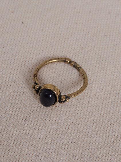 Siyah Yıldız Taşlı Ayarlanabilir Oval Otantik Yüzük Siyah Yıldız Taşlı Ayarlanabilir Oval Otantik Yüzük