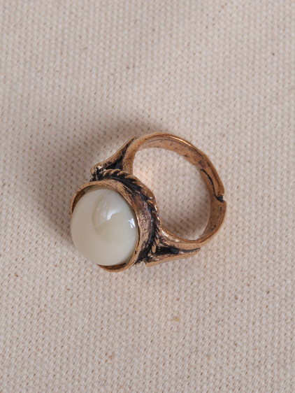 Büyük Krem Taşlı Otantik Yüzük