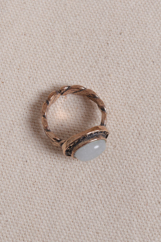 Beyaz Kuvars Taşlı Burgulu Otantik Yüzük