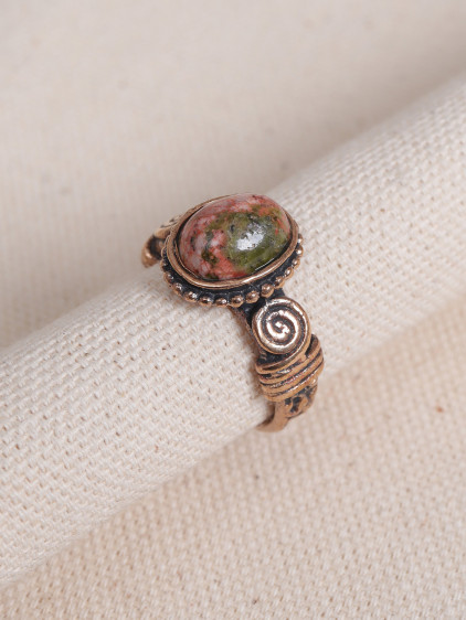 Ukanit Taşlı Otantik Yüzük