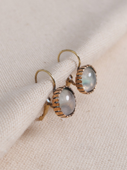 Ay Taşlı Otantik Küpe