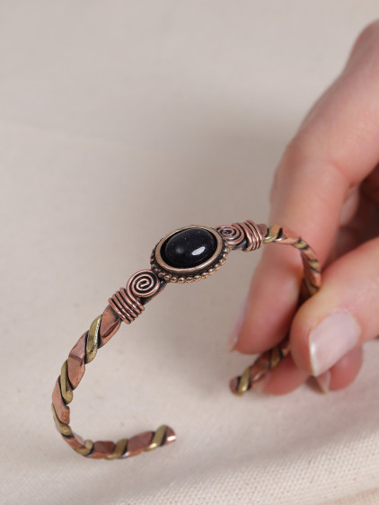 Siyah Yıldız Taşlı Burgulu Bakır Bilezik
