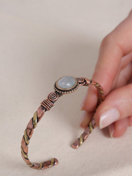 Beyaz Kuvars Taşlı Burgulu Bakır Bilezik