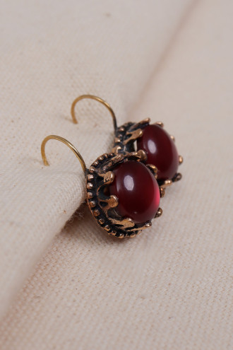 Saydam Bordo Taşlı Taç Model Küpe