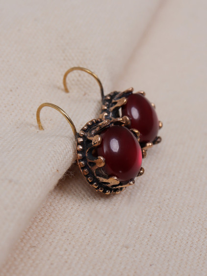 Saydam Bordo Taşlı Taç Model Küpe Saydam Bordo Taşlı Taç Model Küpe