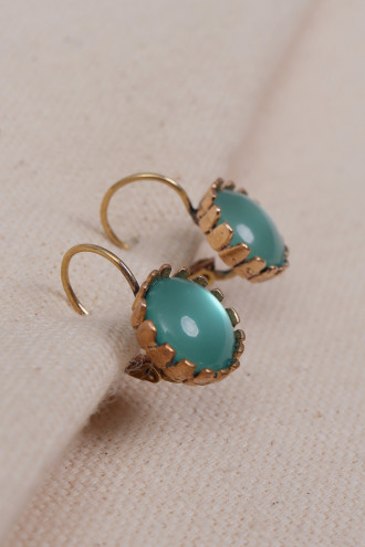 Saydam Açık Yeşil Taşlı Yuvarlak Otantik Küpe