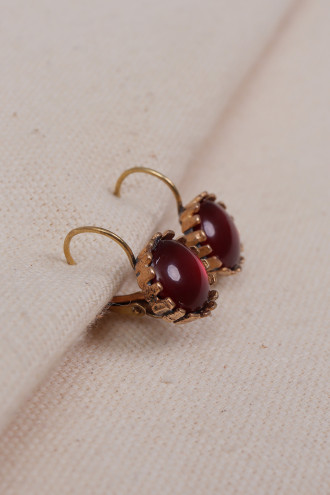 Saydam Bordo Yuvarlak Taşlı Otantik Küpe