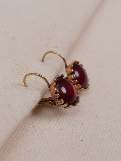 Saydam Bordo Yuvarlak Taşlı Otantik Küpe