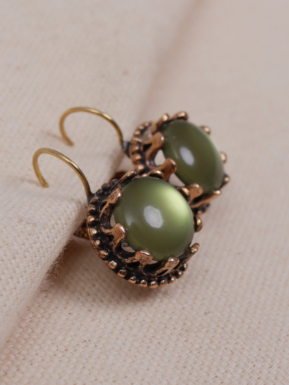 Saydam Açık Yeşil Taşlı Taç Model Küpe