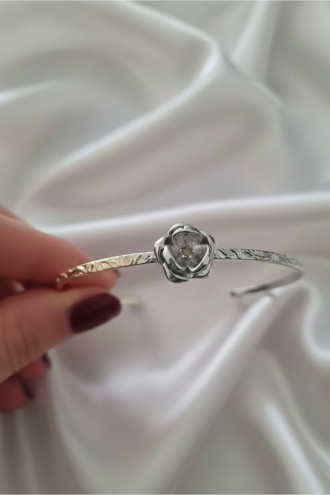 Silver Renk Ayarlanabilir Dövme Kelepçeli Gül Doğum Ayı Çiçeği Bilezik (Ağustos)