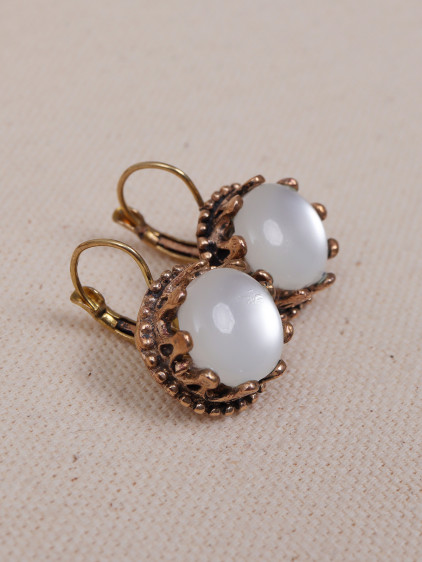 Saydam Beyaz Taşlı Taç Model Otantik Küpe