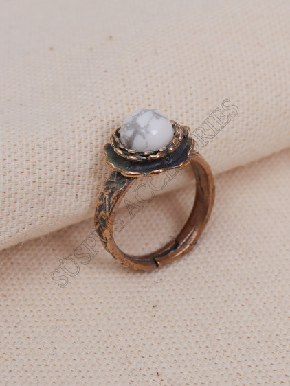 Havlit Taşlı Çiçek Model Otantik Yüzük