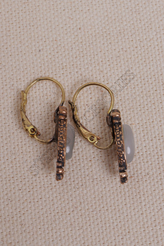 Beyaz Kuvars Taşlı Küçük Mekik Model Otantik Küpe