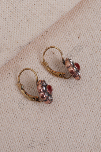 Beyaz Kırmızı Taşlı Çiçek Motifli Otantik Küpe