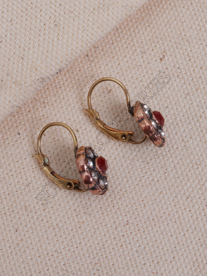 Beyaz Kırmızı Taşlı Çiçek Motifli Otantik Küpe