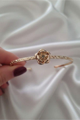 Gold Renk Dövme Kelepçeli Doğum Ayı Çiçeği Bilezik (Ağustos) Gold Renk Dövme Kelepçeli Doğum Ayı Çiçeği Bilezik (Ağustos)