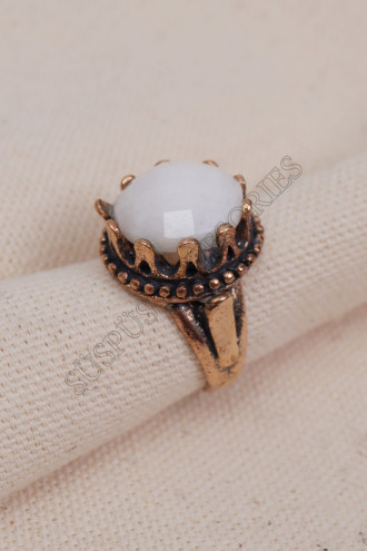 Beyaz Taşlı Büyük Taç Model Yüzük