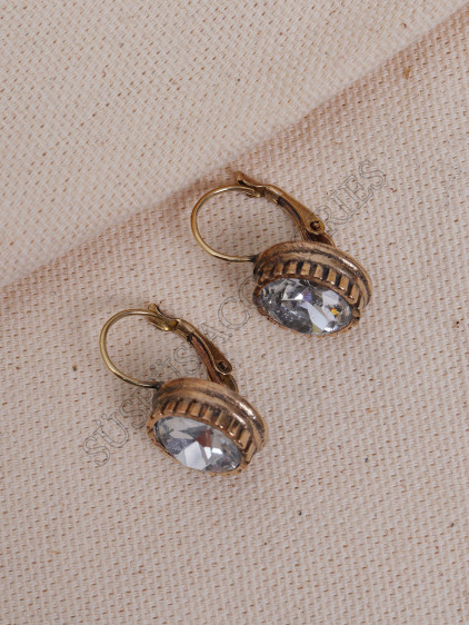 Beyaz Kristal Taşlı Oval Otantik Küpe