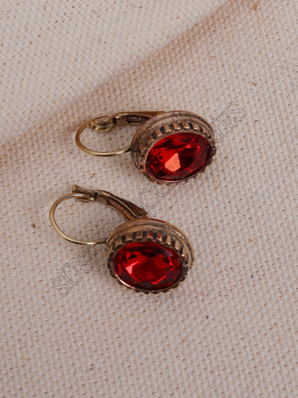 Kırmızı Kristal Taşlı Oval Otantik Küpe