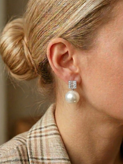 Baget Taşlı Ve İnci Sallantılı Silver Küpe