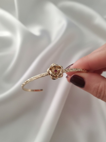 Gold Renk Dövme Kelepçeli Doğum Ayı Çiçeği Bilezik (Ağustos)