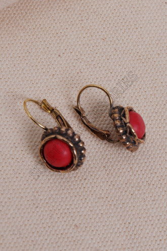 Mercan Taşlı Oval Otantik Küpe