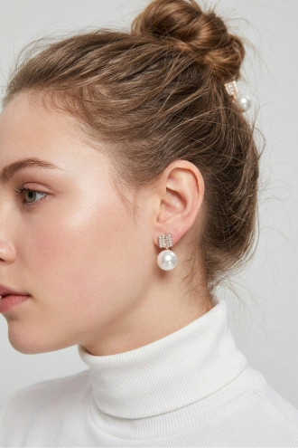 Baget Taşlı Ve İnci Sallantılı Gold Küpe