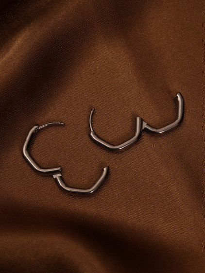 Mini Asimetrik Beşgen Silver Çelik Küpe