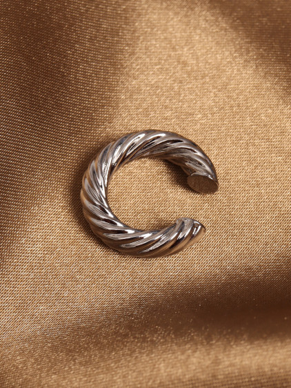 Burgu Modeli Silver Renk Kıkırdak Küpe