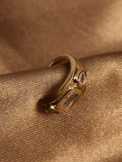 Baget Taşlı VIP Model Gold Renk Lüx Kıkırdak Küpe