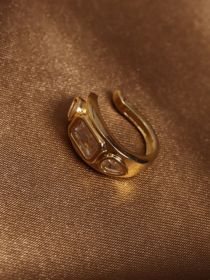 Baget Taşlı VIP Model Gold Renk Lüx Kıkırdak Küpe