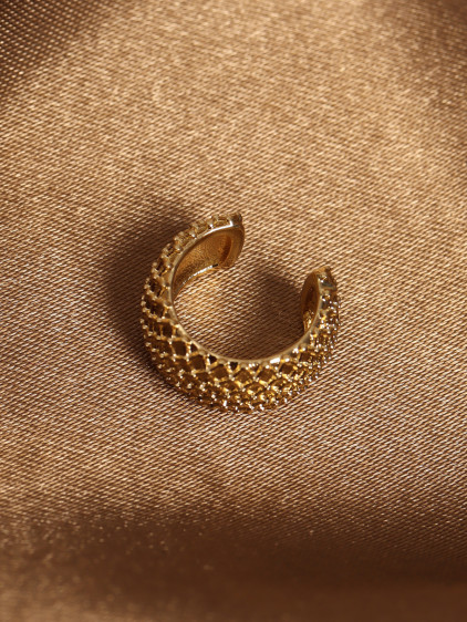 Hasır Modeli Gold Renk Kıkırdak Küpe