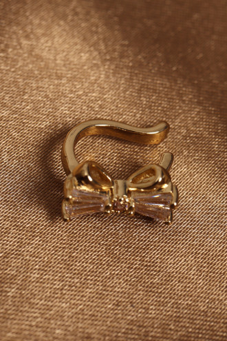 Fiyonk Şeklinde Baget Taşlı VIP Model Gold Renk Lüx Kıkırdak Küpe