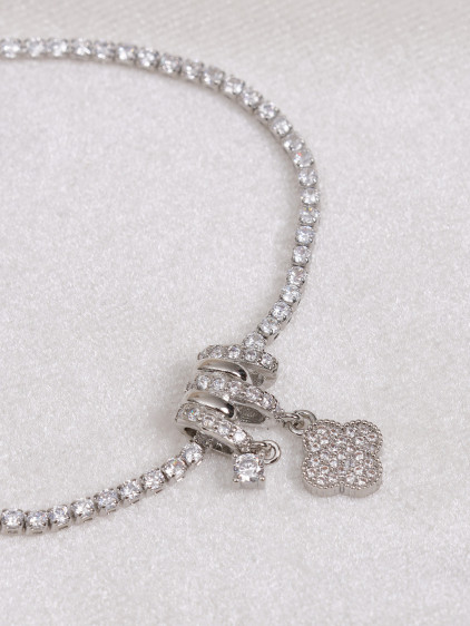 İkonik Yonca Charm Su Yolu Silver Bileklik İkonik Yonca Charm Su Yolu Silver Bileklik