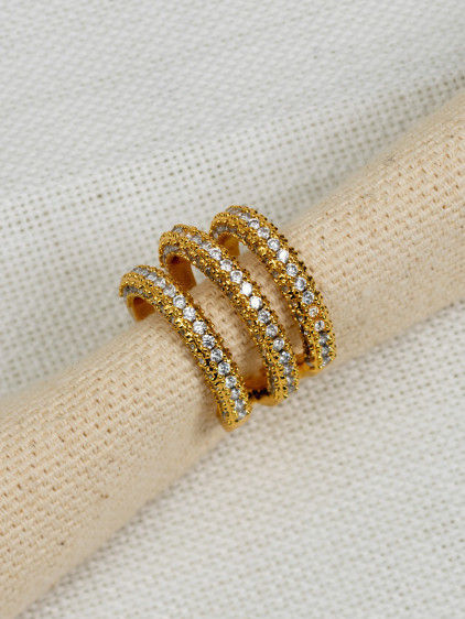 3 Sıra Zirkon Taşlı Gold Kıkırdak Küpe 3 Sıra Zirkon Taşlı Gold Kıkırdak Küpe