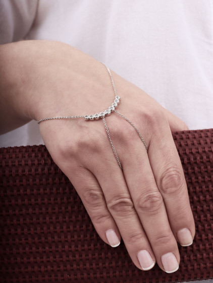 Zircon Sıra Taşlı Gümüş Renk Şahmeran Zircon Sıra Taşlı Gümüş Renk Şahmeran